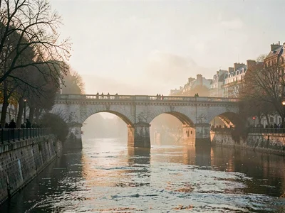 Pont Neuf arches dissolving into morning mist