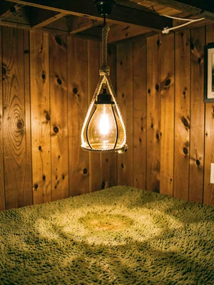 Amber Swag Lamp Glow