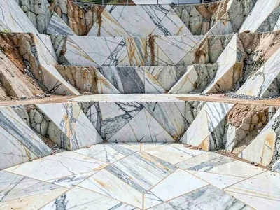 Fresh cut surface contrasting with aged exposed faces