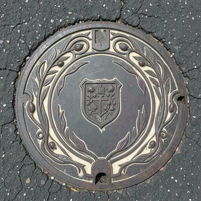 Art Nouveau Floral Wreath Manhole Lid