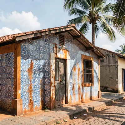 Portuguese colonial tropicália in Maputo, Mozambique, Baixa district azulejo-cla