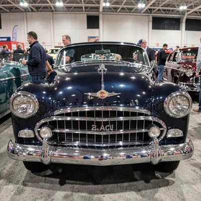Vintage car show, chrome detail in center, rest correctly unimportant