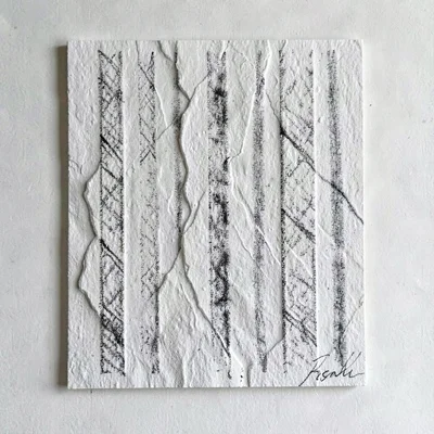 Vertical mineral-cut texture of a stone lithography slab with grease-pencil mark