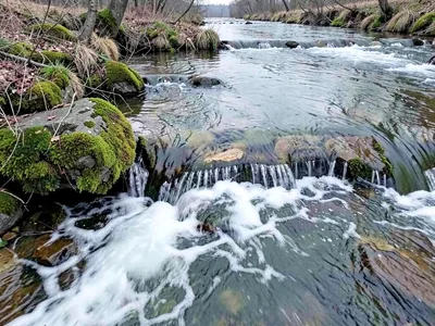 Obstacle creating downstream pattern