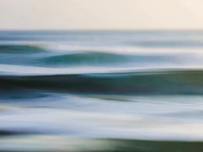 Gentle waves as subtle gradient bands