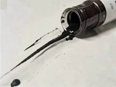 Ink in tube showing laminar pattern