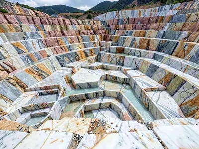 Rain water channels cutting patterns in quarry floor