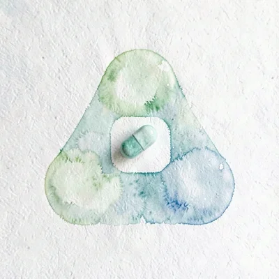 abstract three rounded rectangle nodes arranged in a triangle with a single mint