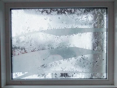 Multiple frost zones on single pane