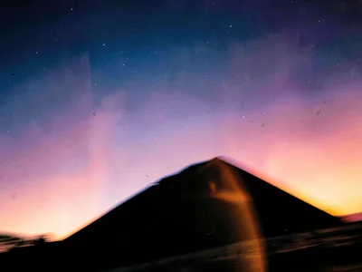Sky gradient created through motion