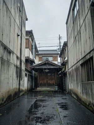 Small shrine between buildings