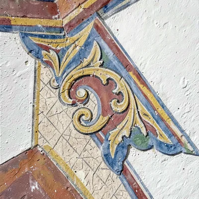 Sgraffito acanthus corner