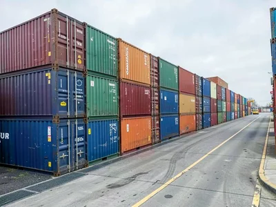 Shipping yard containers