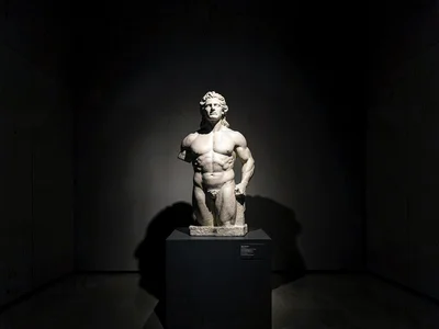 Museum spotlight on sculpture