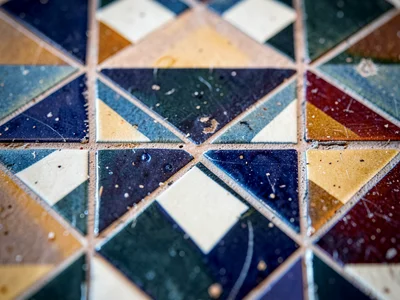 Scale ambiguity achieved through tight geometric crop