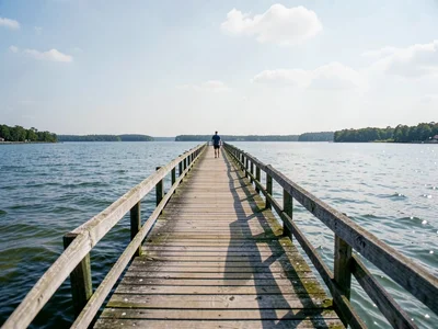 Figure at end of pier
