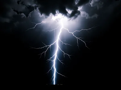 Lightning flash as momentary light