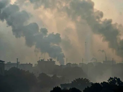 Color shift in heavy pollution