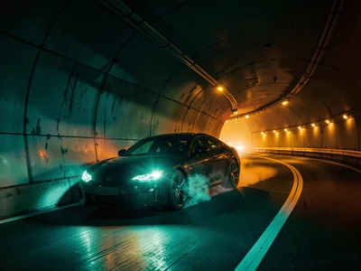 Car chase through tunnel