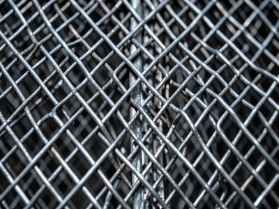 Expanded metal mesh, diamond-shaped openings in stretched and cut sheet metal, d