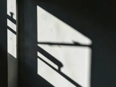 Window shadow on wall geometry