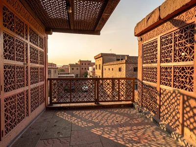 Afternoon sun through mashrabiya lattice in Lamu, Kenya, Rooftop terrace, lattic