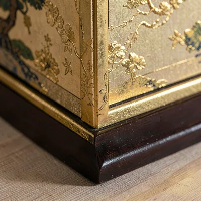 Kanazawa gold leaf craft, extreme delicacy, gilt folding screen corner detail, c