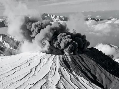 Ash and snow mixing at altitude