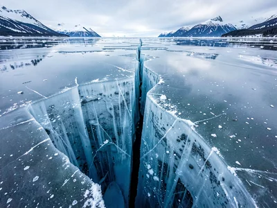 Vertical crack extending from surface to depth