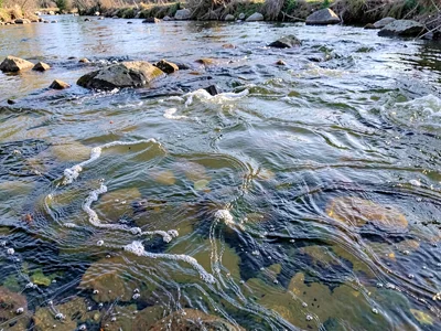 Confluence mixing visible in patterns
