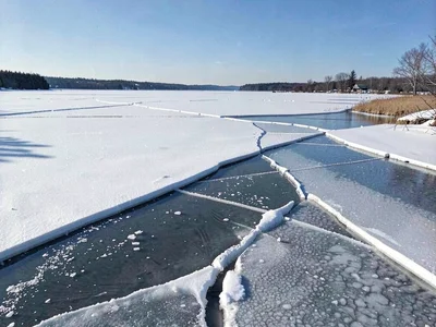 Ice edge showing thickness variation