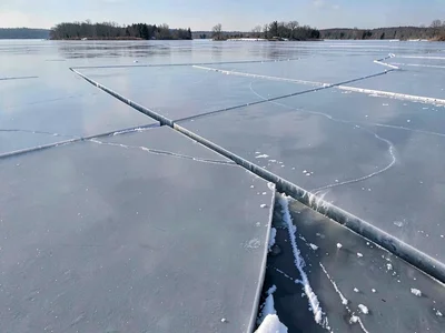 Fracture propagation line across sheet