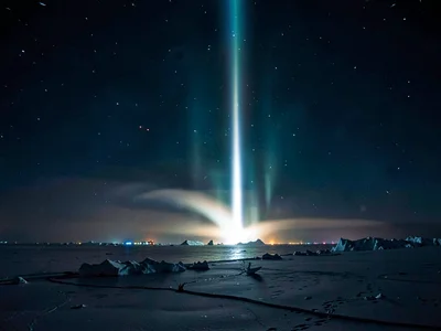 Light pillar photography during polar night