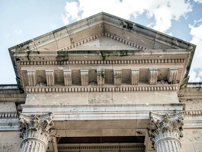 Historic cornice rhythm