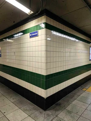 Tiled Wall Corner Enamel Stripe Junction