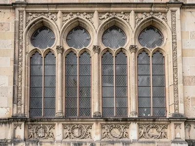 Historic window arrangement symmetry
