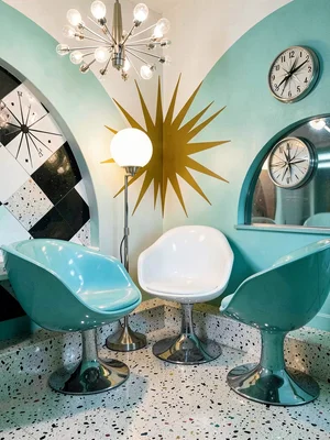 Shell Chair Corner with Globe Lamp