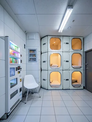 Common Area Single Chair Vending Machine Glow