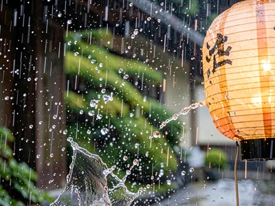 Rain on lantern surface streams