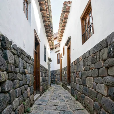 Cusco Inca-colonial interface, stone empire dialogue, A narrow alley with Inca s