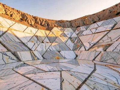 Sunset light turning white marble rose and gold