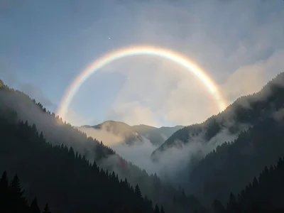 Fog bow and glory together