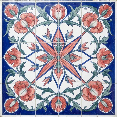 Large medallion tile — central starburst ringed by alternating tulip and carnati