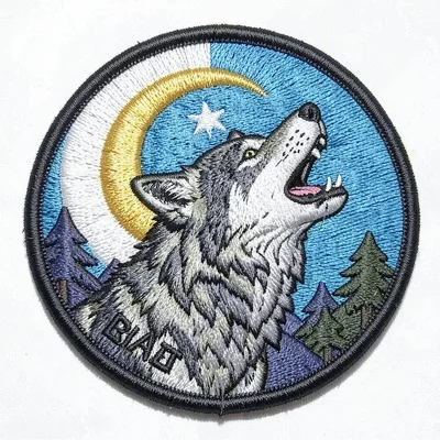 Embroidered patch illustration, Wolf howling at moon , merit badge aesthetic, em