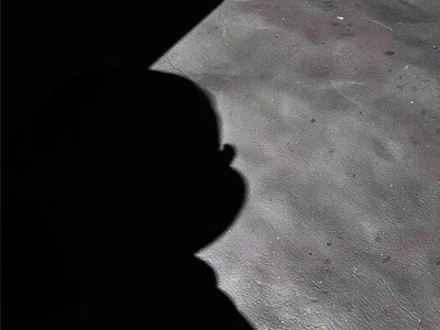 Shadow revealing surface texture