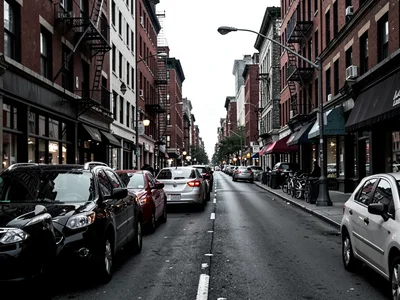 Street without contrast