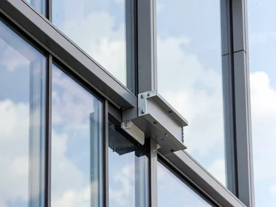 Glass curtain wall connection system