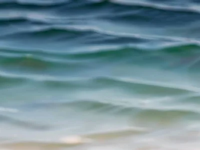Gentle waves as subtle gradient bands