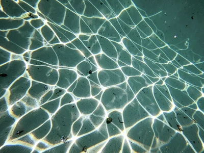 Interference pattern between direct light and surface reflection
