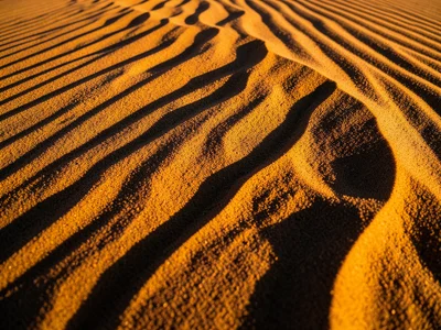 Sand dune slip face, avalanche texture where sand exceeded angle of repose, chao